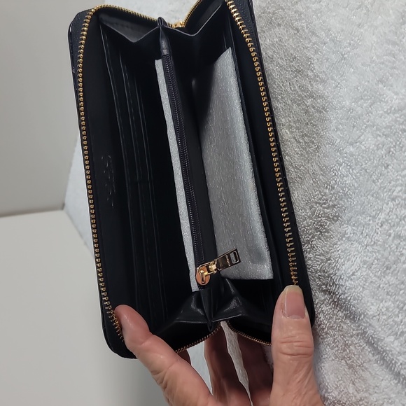 bebe los angeles full size wallet - NEW - Picture 3 of 4